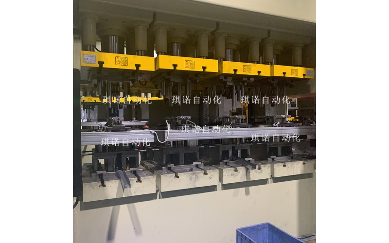 沖壓機械手的組成結(jié)構(gòu)