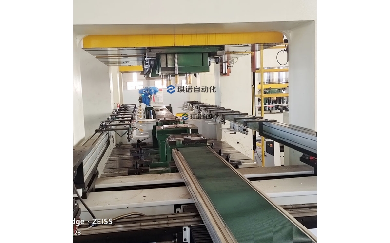 單機(jī)多工位機(jī)械手與多臺(tái)連線沖壓機(jī)械手的區(qū)別